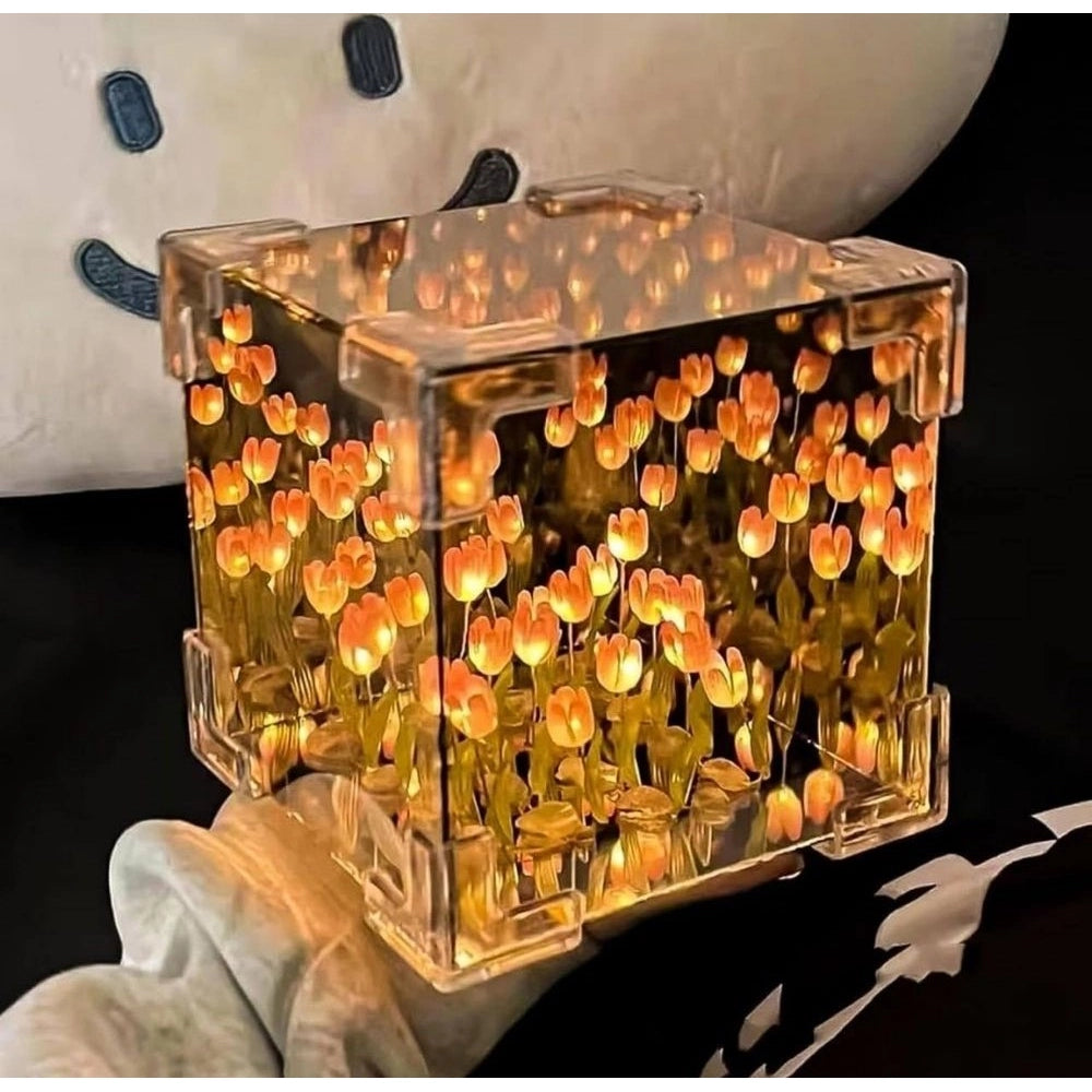 Cube Tulip Lamp (Multicolor)